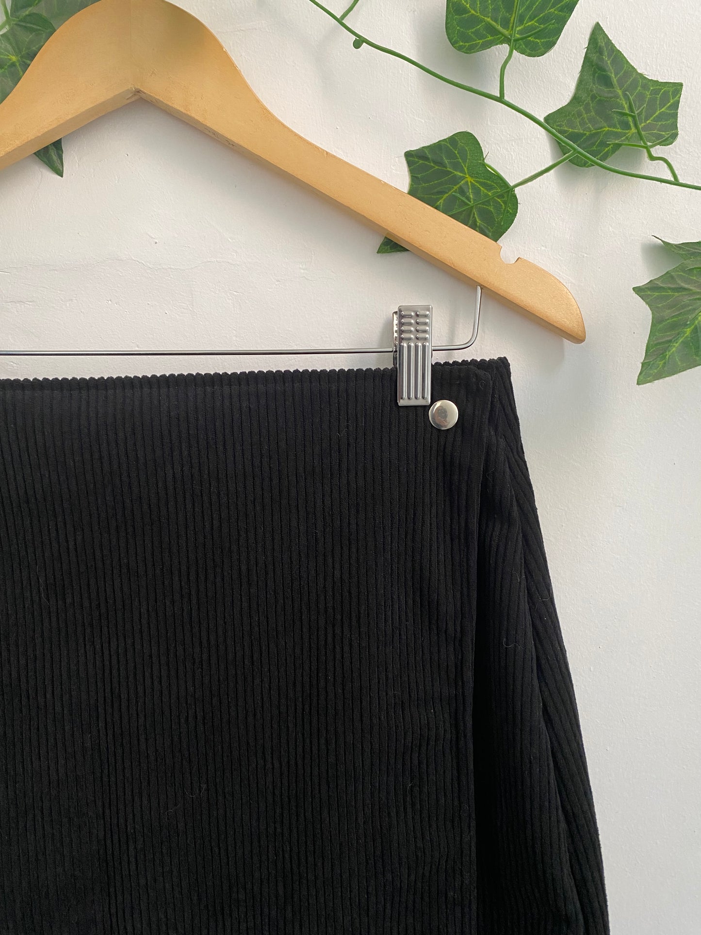 FALDA COTELÓN NEGRO