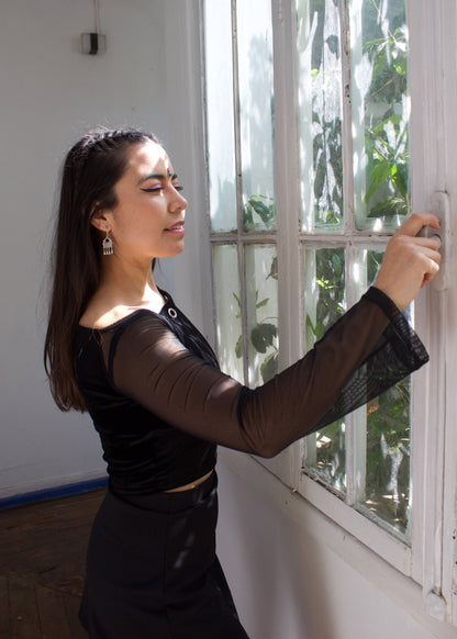 TOP VELVET OJETILLOS