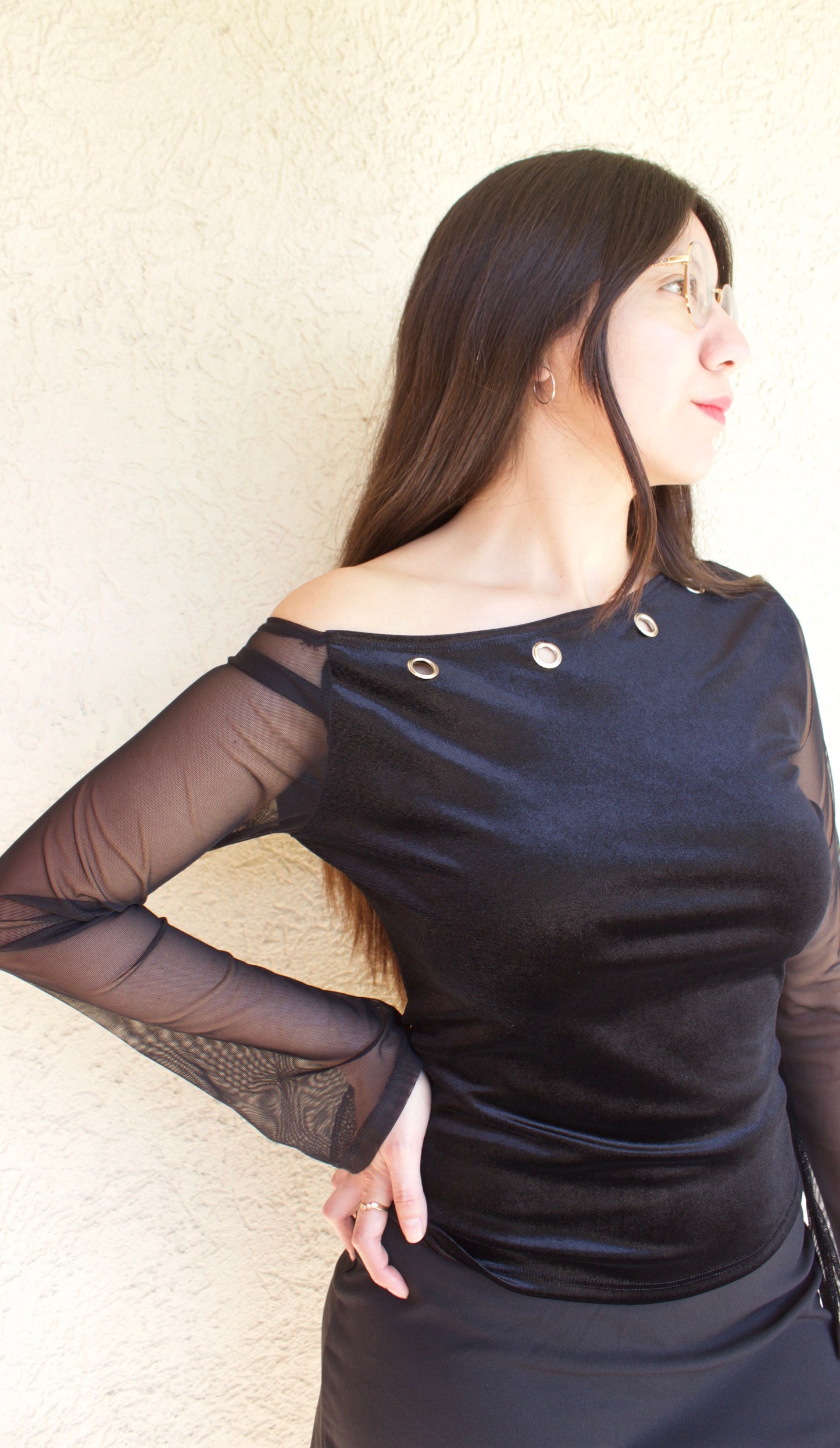 POLERA VELVET OJETILLOS