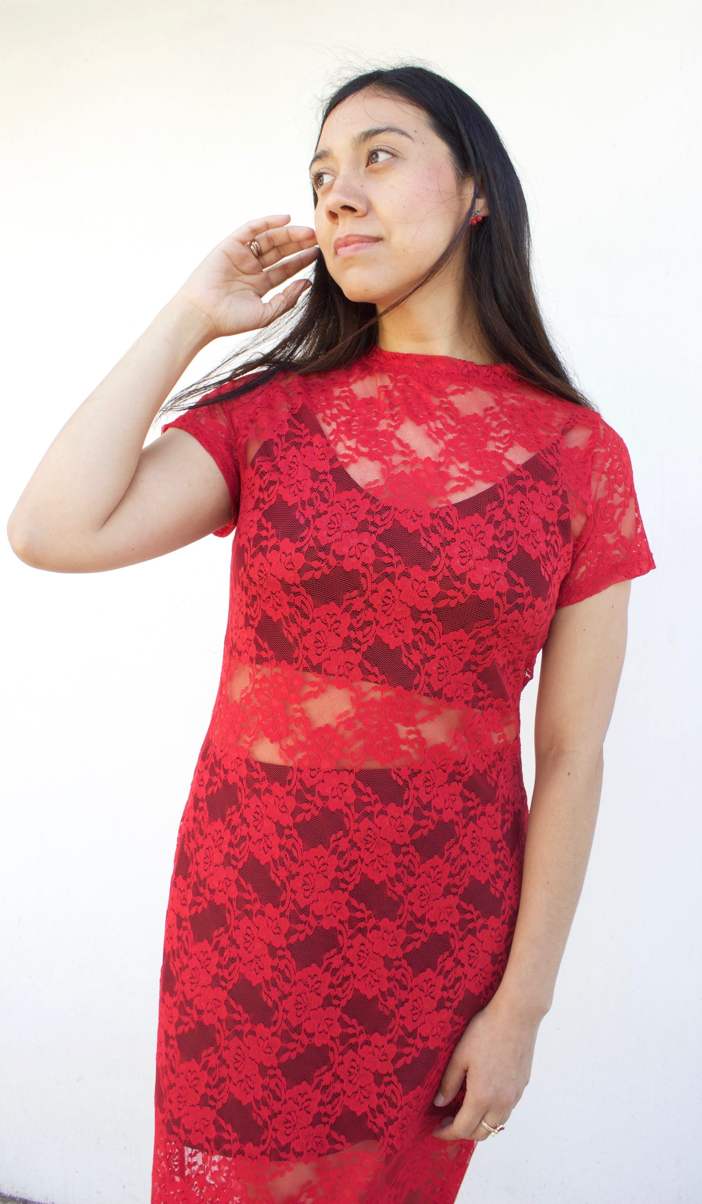 VESTIDO MIDI ENCAJE ROJO MANGA CORTA