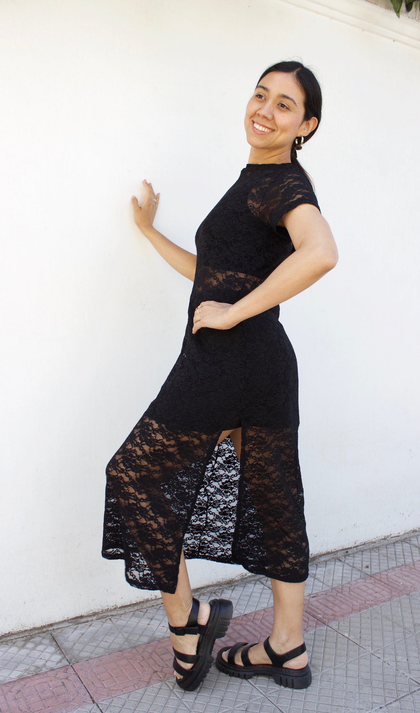 VESTIDO MIDI ENCAJE MANGA CORTA