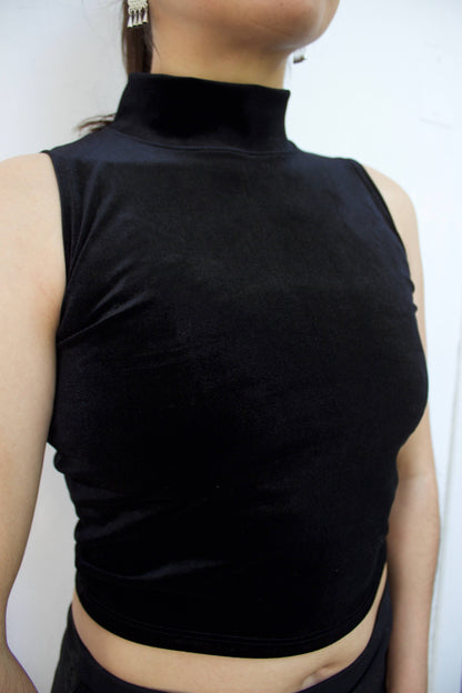 TOP SIN MANGAS VELVET NEGRO