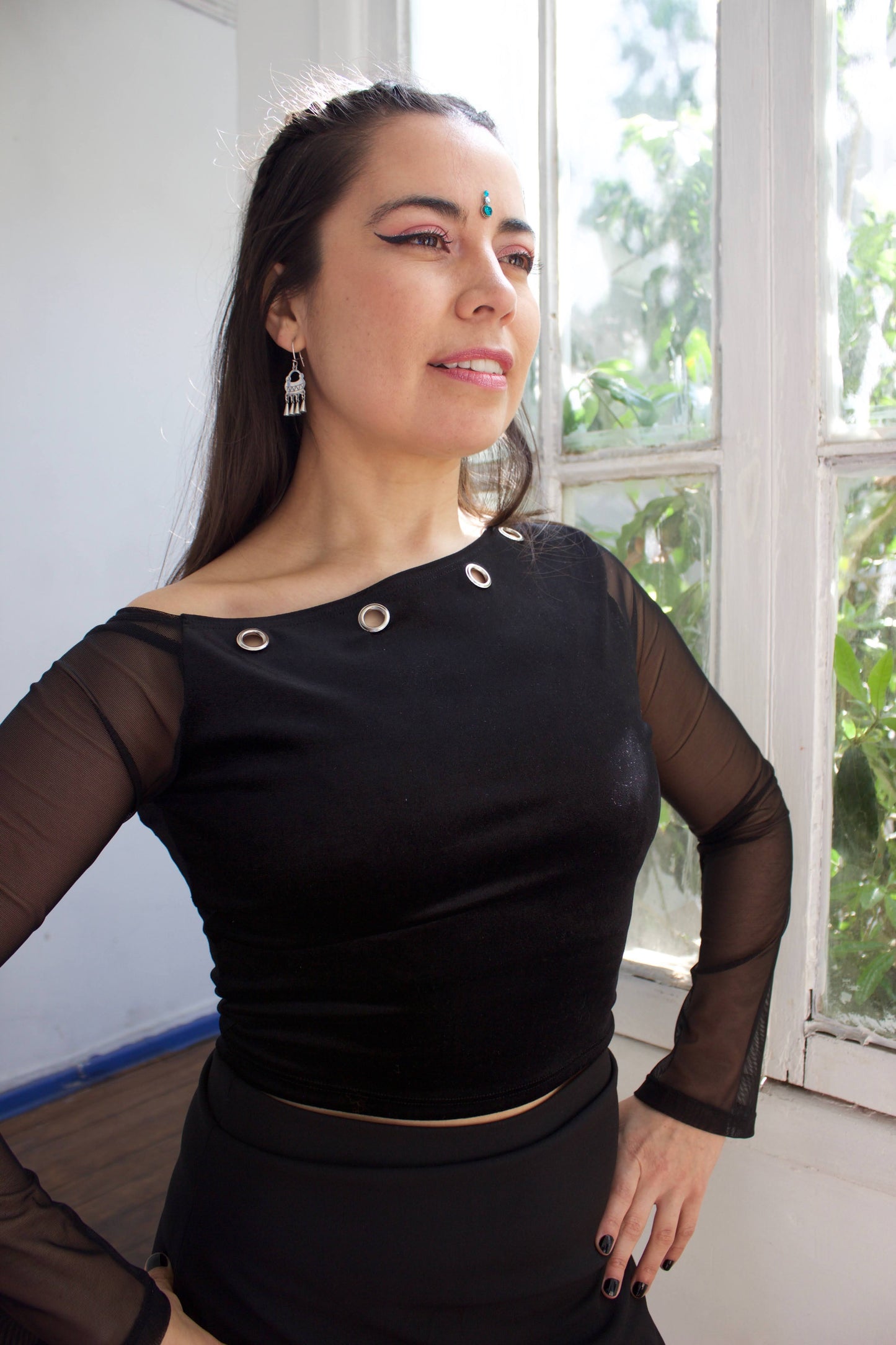 TOP VELVET OJETILLOS