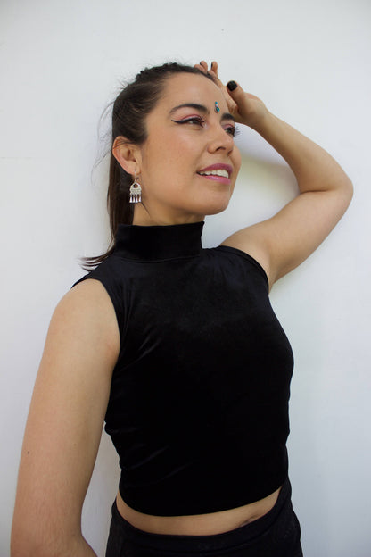 TOP SIN MANGAS VELVET NEGRO